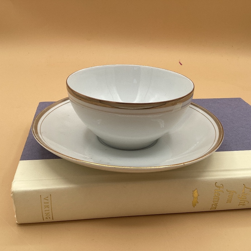 Pair cups and saucers  Golden Elegance